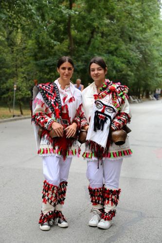 женска носиякукери жени